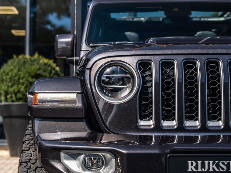 Vehicle Image 40