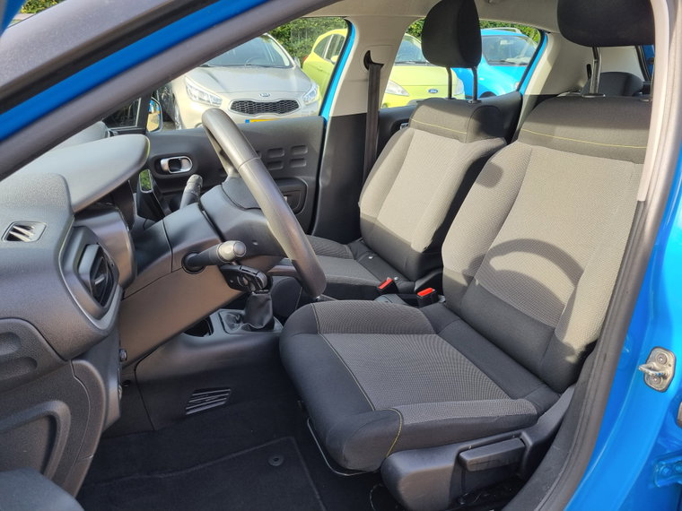 Vehicle Image 21