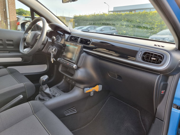 Vehicle Image 9