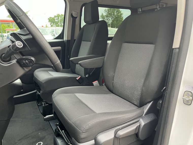 Vehicle Image 32