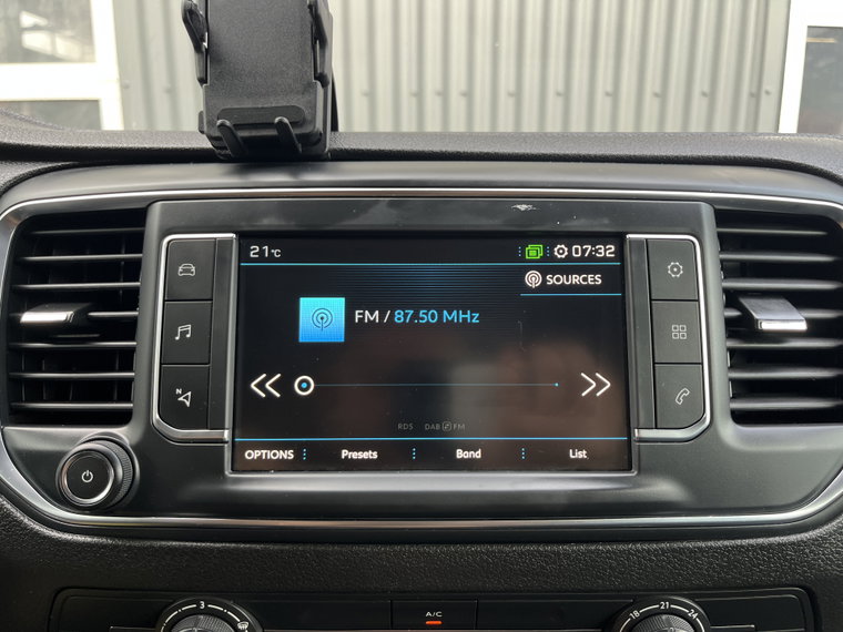 Vehicle Image 37