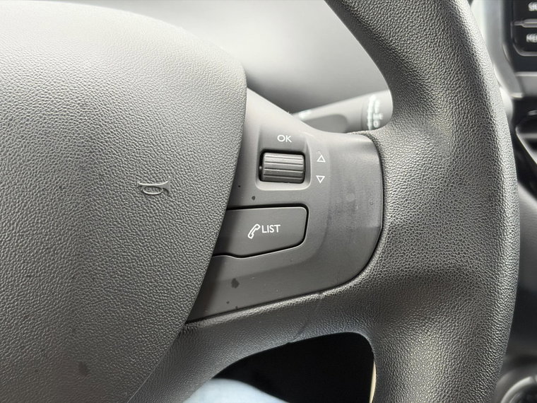 Vehicle Image 26