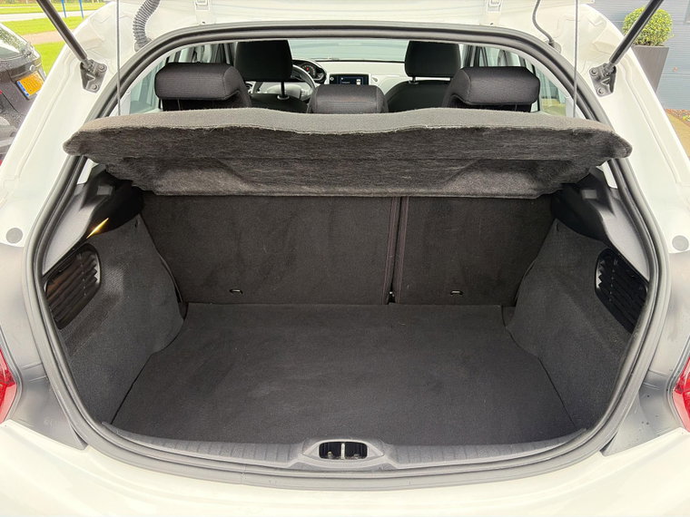 Vehicle Image 33