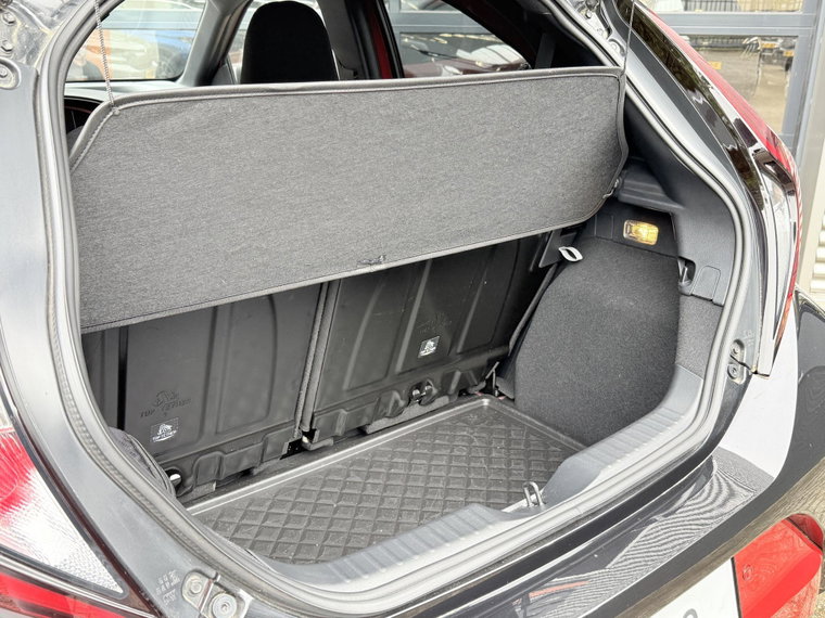Vehicle Image 21