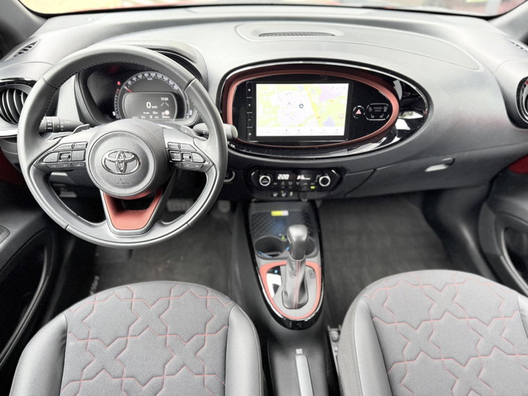 Vehicle Image 4