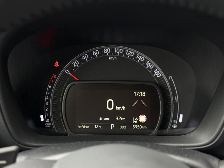 Vehicle Image 8