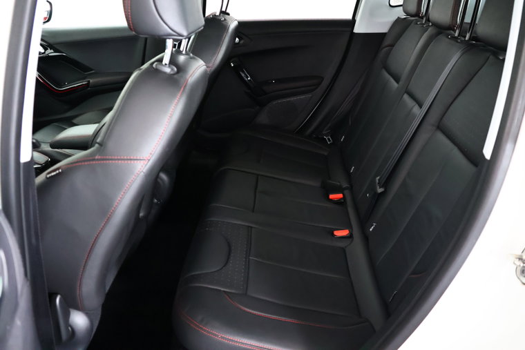 Vehicle Image 13