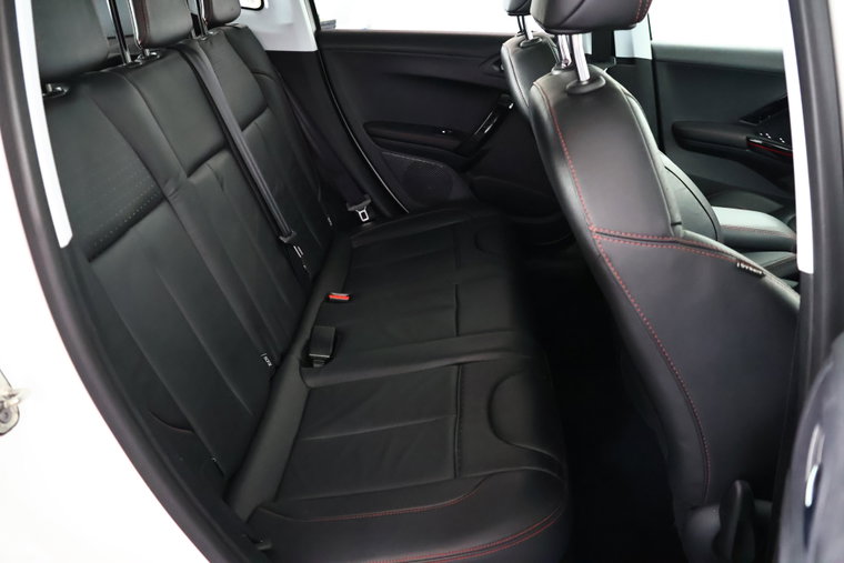 Vehicle Image 14
