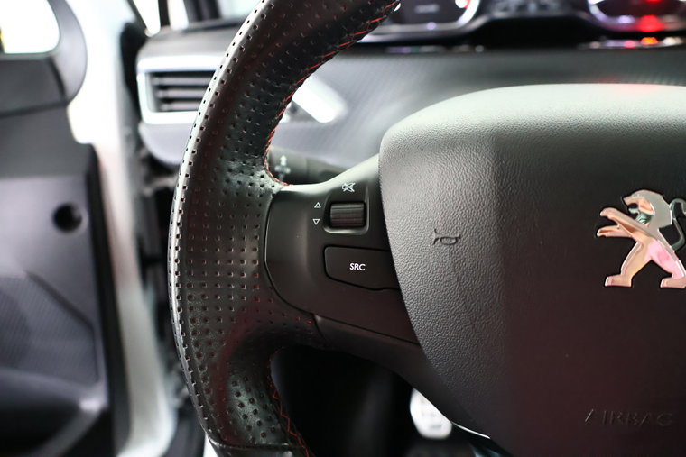 Vehicle Image 23