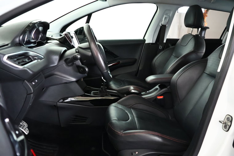 Vehicle Image 11