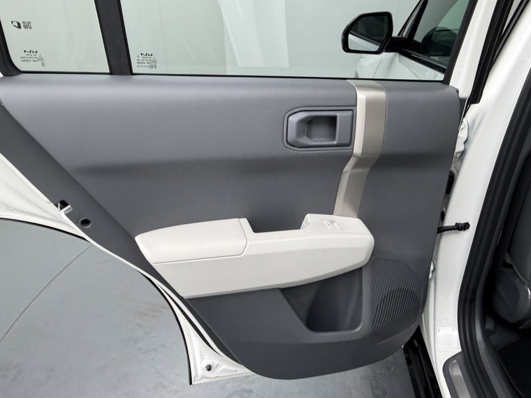 Vehicle Image 35