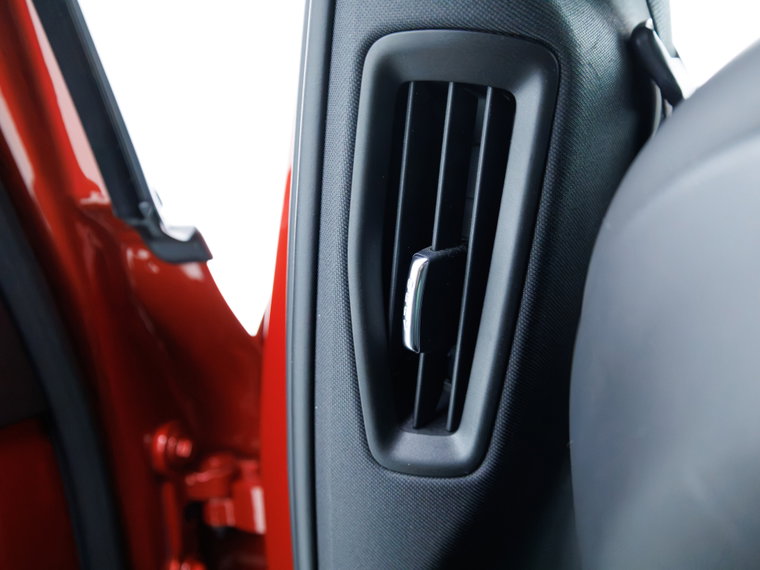 Vehicle Image 38