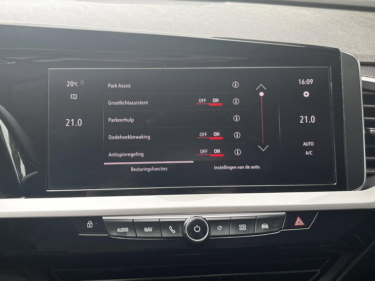 Vehicle Image 40