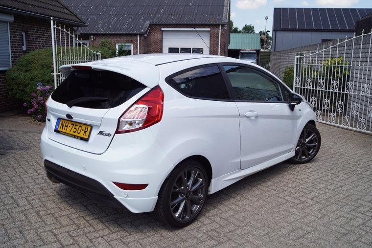 Vehicle Image 40