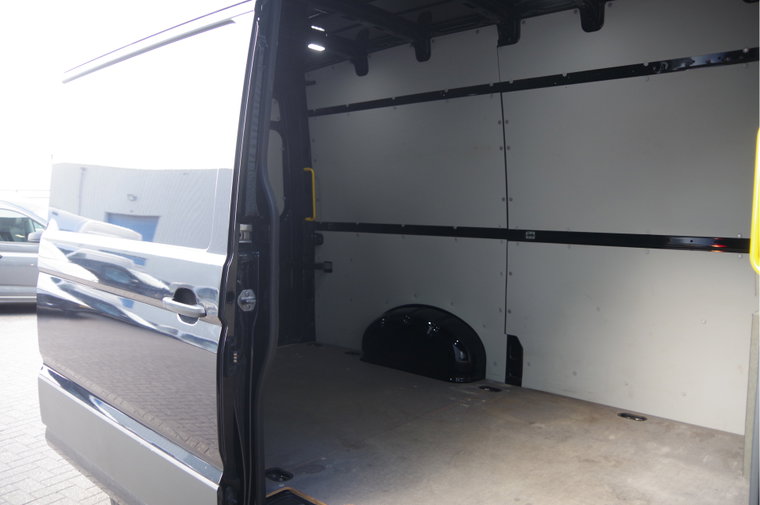 Vehicle Image 36