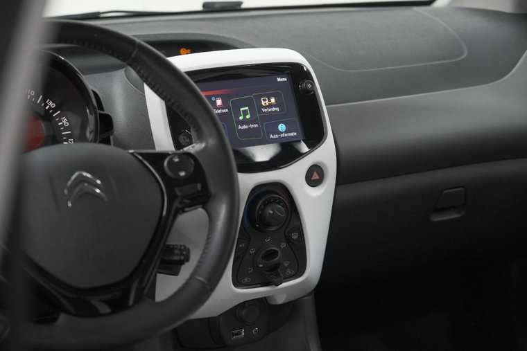 Vehicle Image 30
