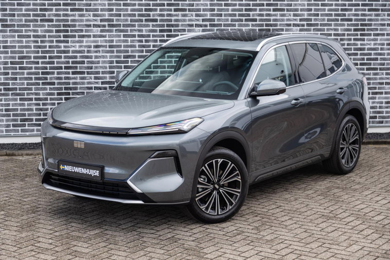 Vehicle Image 16
