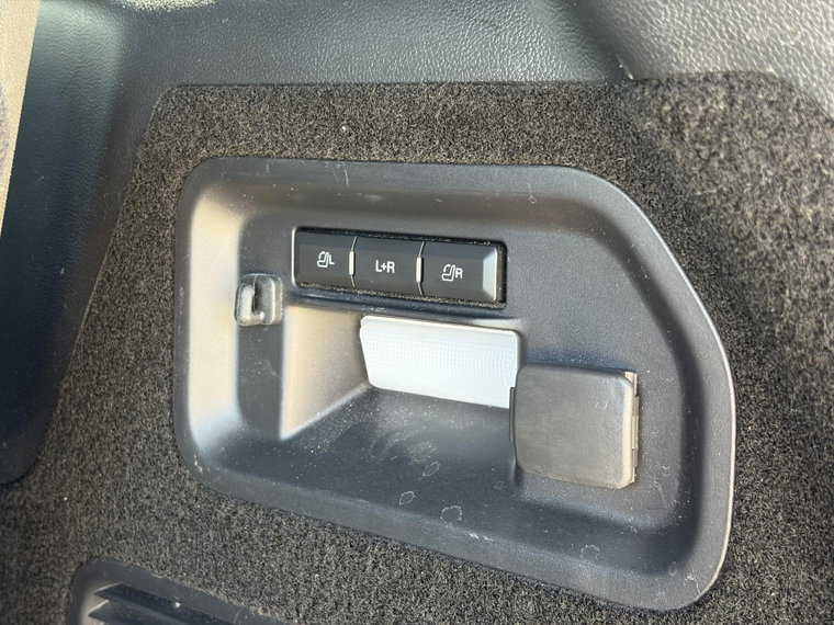 Vehicle Image 28