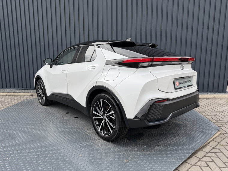 Vehicle Image 13