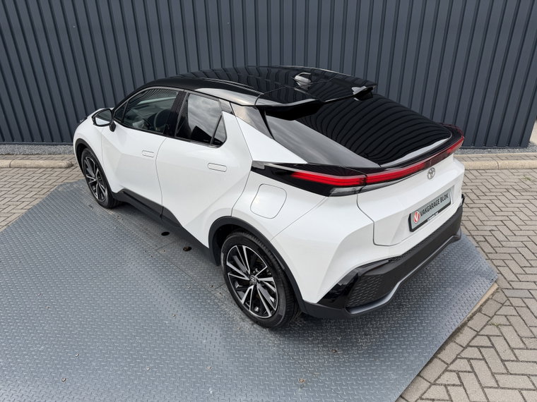 Vehicle Image 14