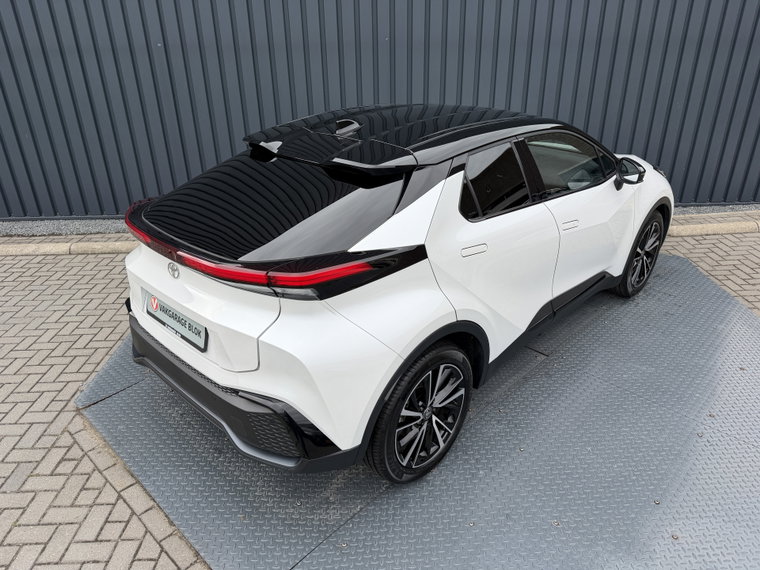 Vehicle Image 10