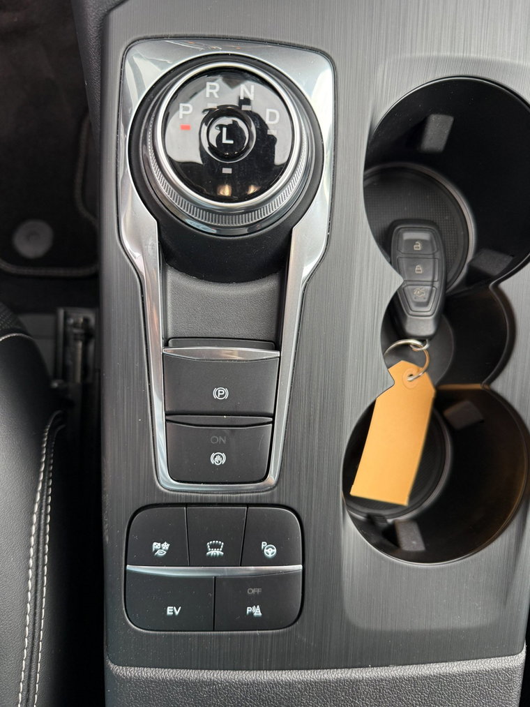 Vehicle Image 25