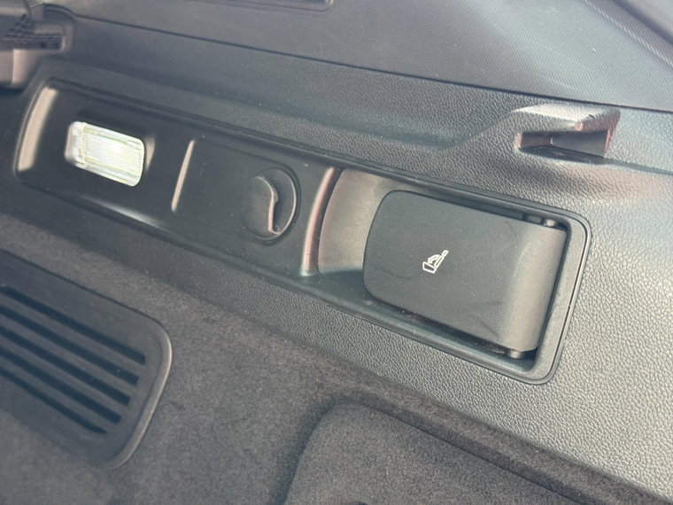 Vehicle Image 37
