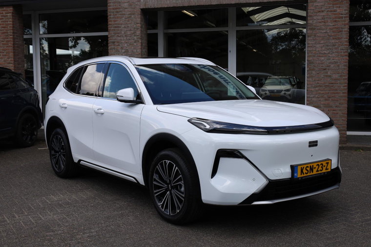 Vehicle Image 4