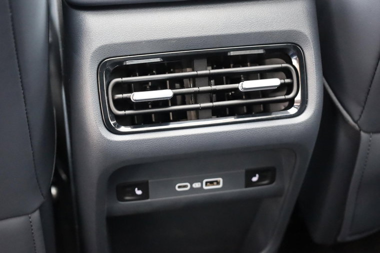 Vehicle Image 41
