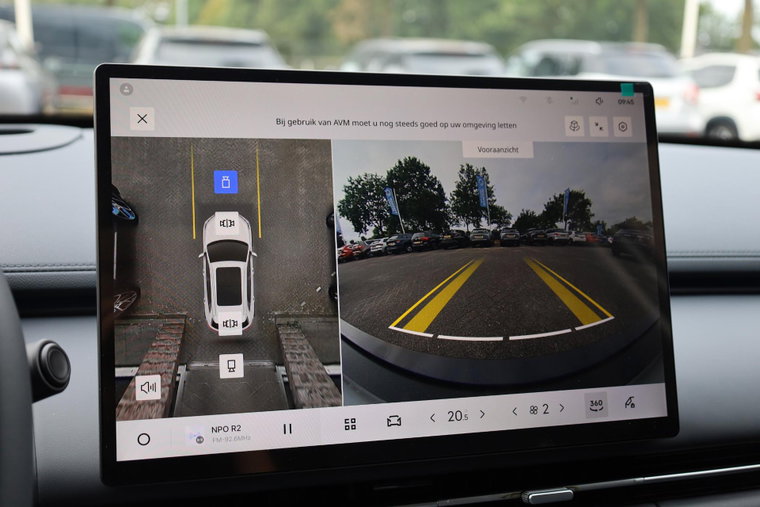 Vehicle Image 9