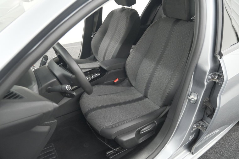 Vehicle Image 24