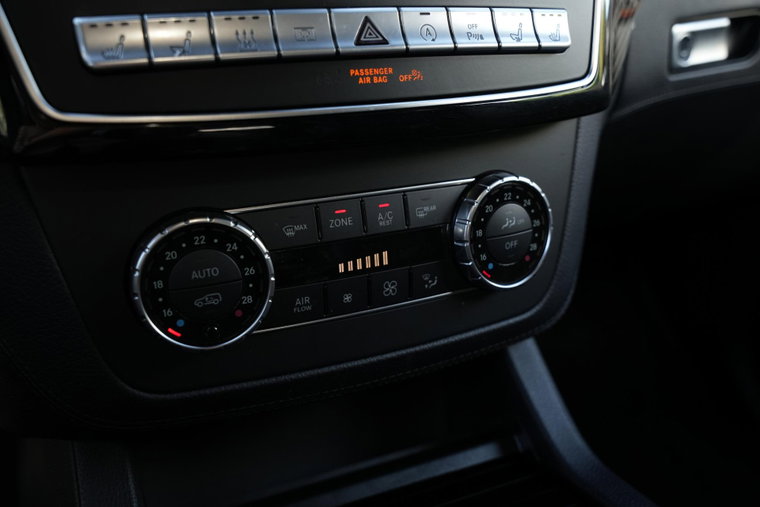 Vehicle Image 38