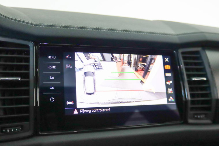 Vehicle Image 32
