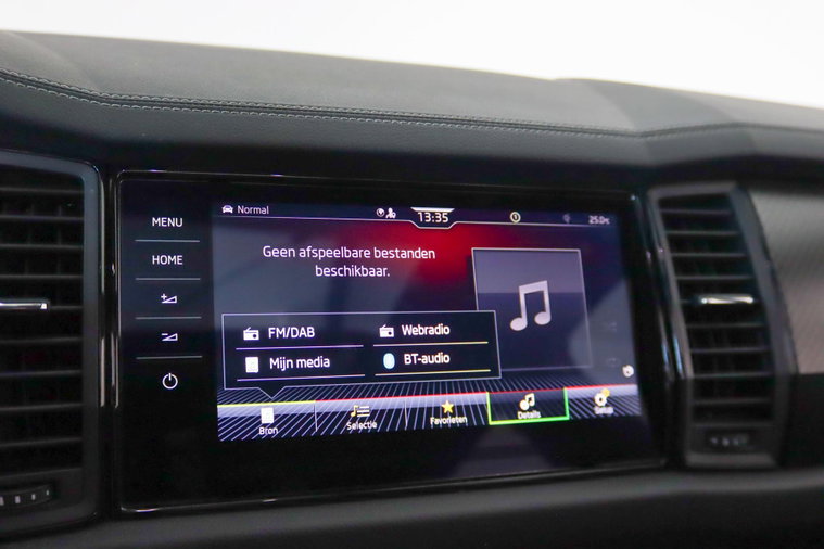 Vehicle Image 35