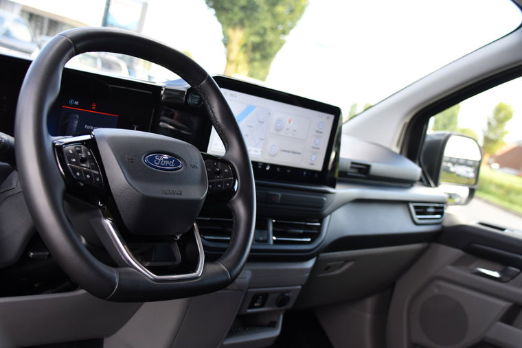 Vehicle Image 13