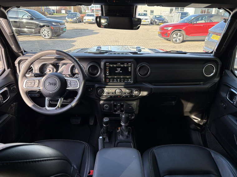 Vehicle Image 22