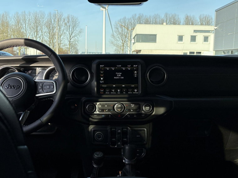 Vehicle Image 23