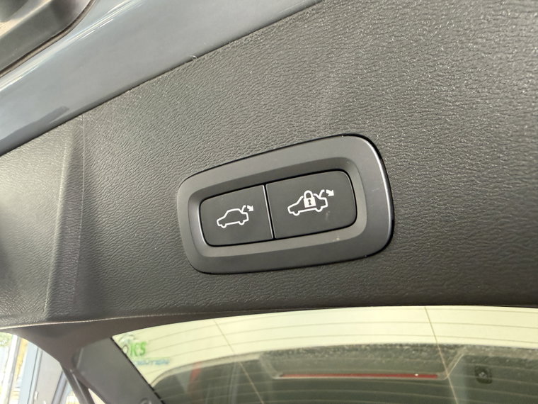 Vehicle Image 29