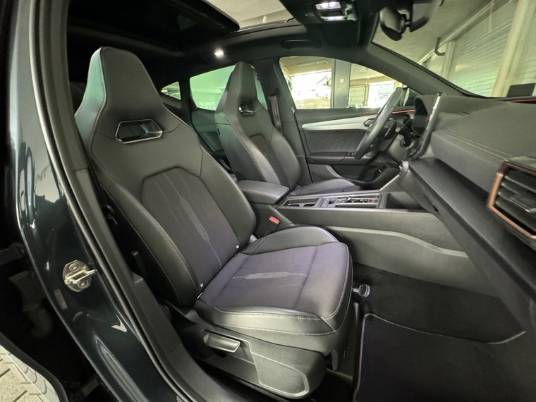 Vehicle Image 38