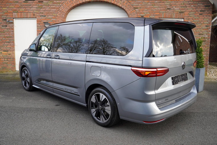 Vehicle Image 32