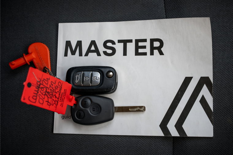 Vehicle Image 25