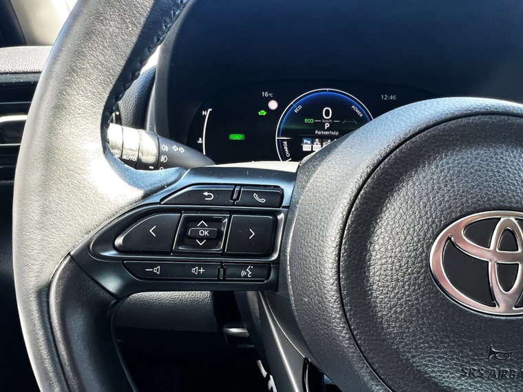 Vehicle Image 16