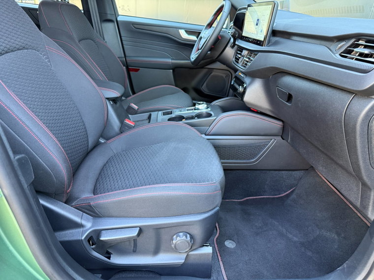 Vehicle Image 25