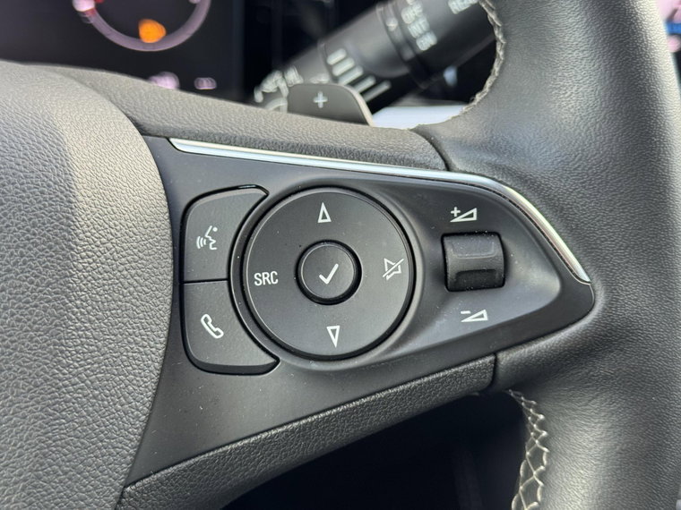 Vehicle Image 42