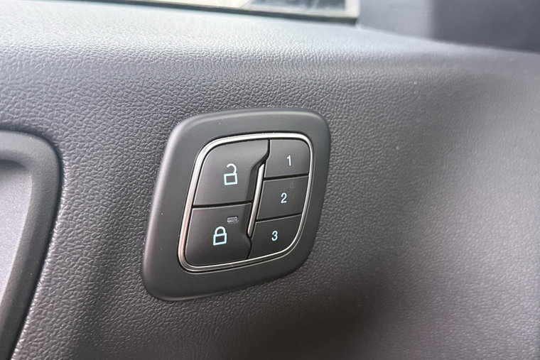Vehicle Image 23
