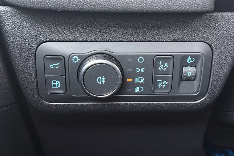Vehicle Image 25