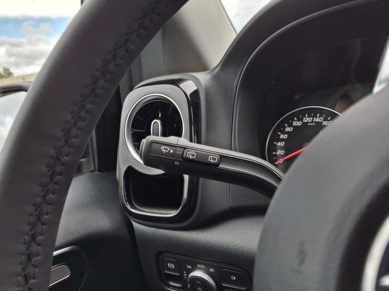 Vehicle Image 28