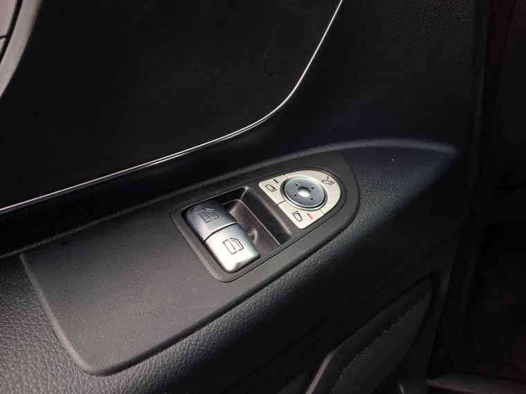 Vehicle Image 38