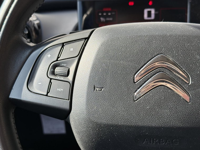Vehicle Image 27