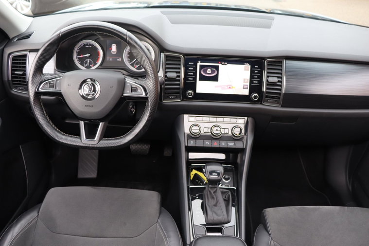 Vehicle Image 9